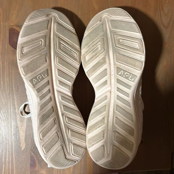 APL: Athletic Propulsion Labs Techloom Phantom Sneakers in Beach/Ivory Size 9 - Picture 13 of 14